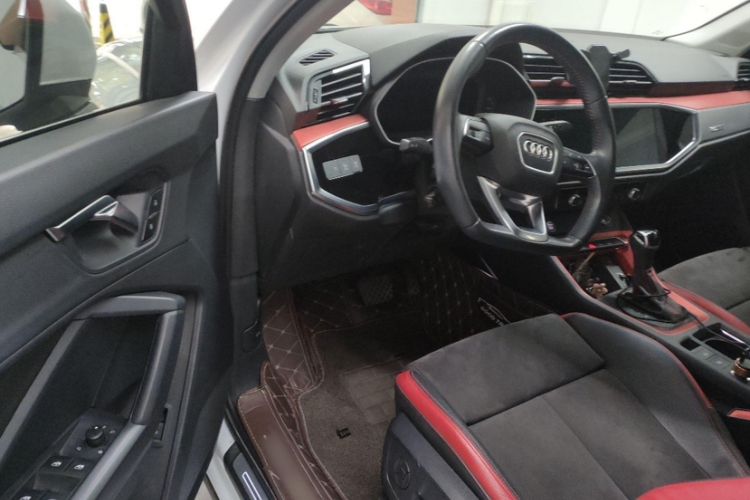 Used Audi Q3 2020 35 TFSI Fashion Dynamic Model Interior 4
