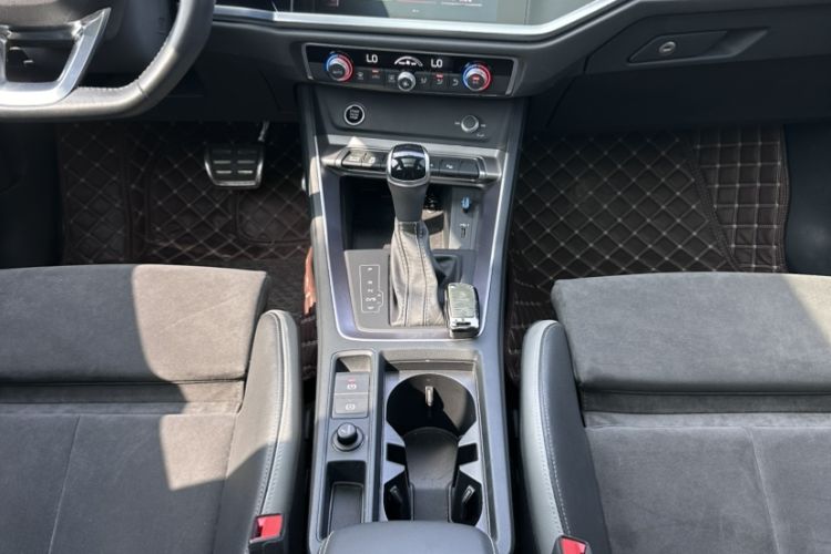 Used Audi Q3 2020 40 TFSI Fashion Dynamic Model Interior 5