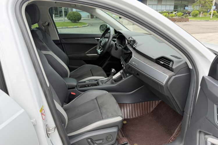 Used Audi Q3 2020 35 TFSI Fashion Dynamic Model Interior 7