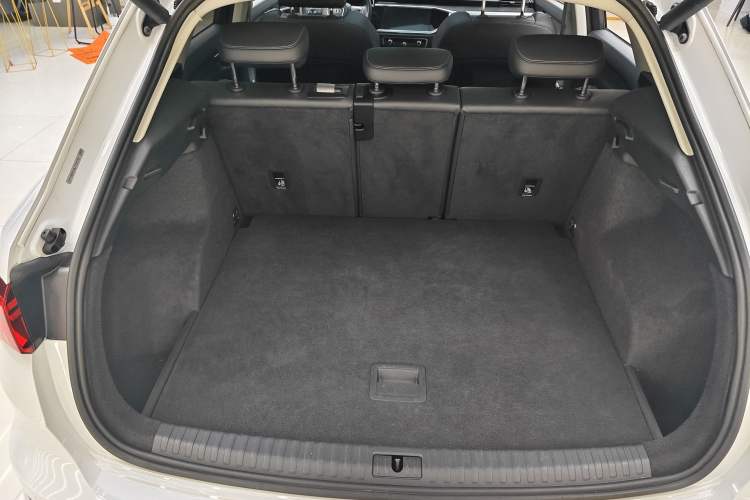 Used Audi Q3 2020 35 TFSI Fashion Dynamic Model Interior 7