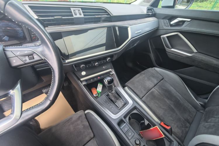 Used Audi Q3 2020 35 TFSI Fashion Dynamic Model Interior 7