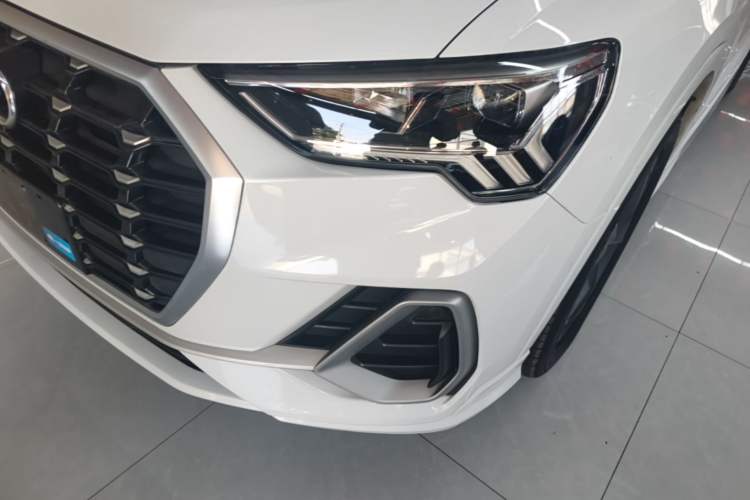 Used Audi Q3 2020 35 TFSI Fashion Dynamic Model Left Front Headlight