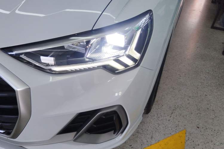 Used Audi Q3 2020 35 TFSI Fashion Dynamic Model Left Front Headlight