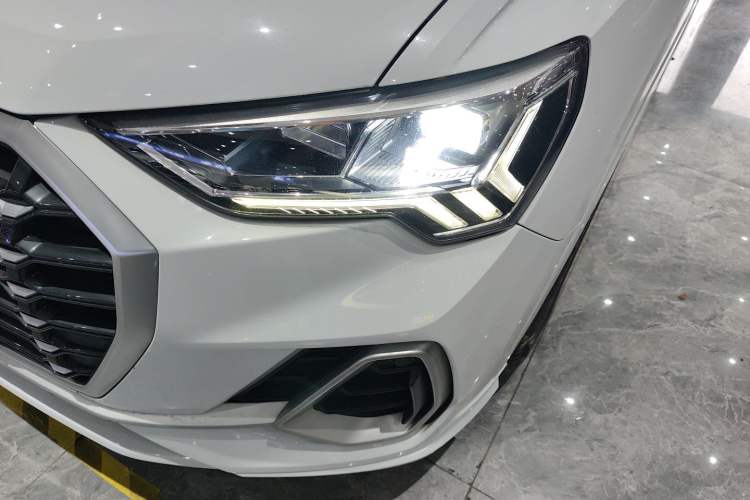 Used Audi Q3 2020 35 TFSI Fashion Dynamic Model Left Front Headlight