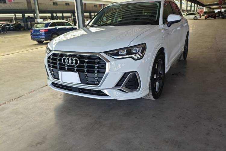Used Audi Q3 2020 35 TFSI Fashion Dynamic Model Left Front Headlight