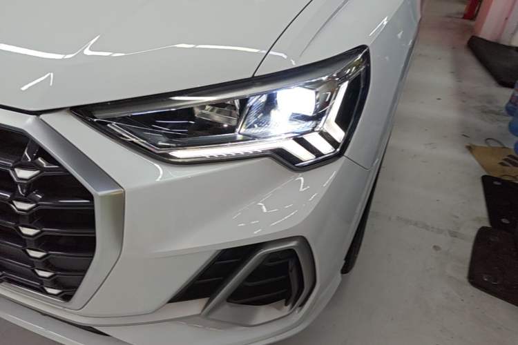 Used Audi Q3 2020 35 TFSI Fashion Dynamic Model Left Front Headlight