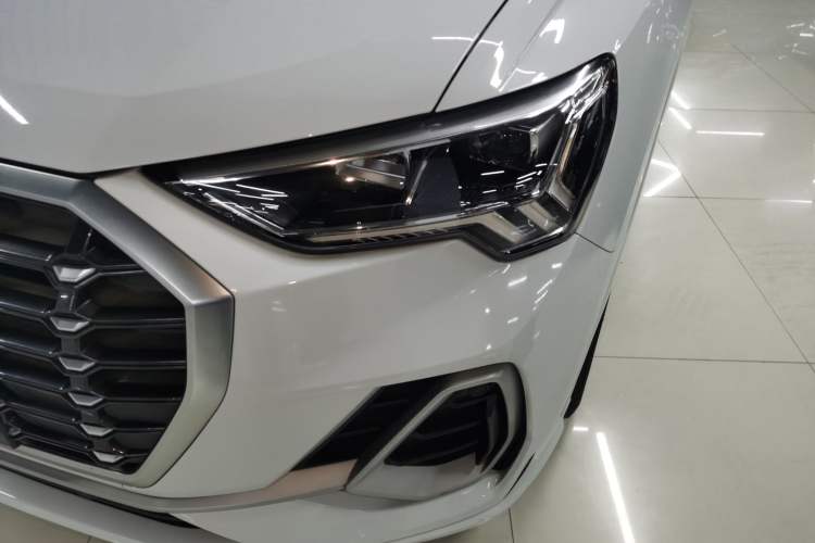 Used Audi Q3 2020 35 TFSI Fashion Dynamic Model Left Front Headlight