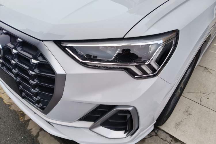 Used Audi Q3 2020 40 TFSI Fashion Dynamic Model Left Front Headlight