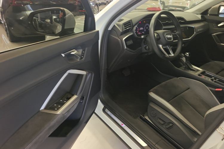 Used Audi Q3 2020 35 TFSI Ambition Dynamic Edition Left Front Seat