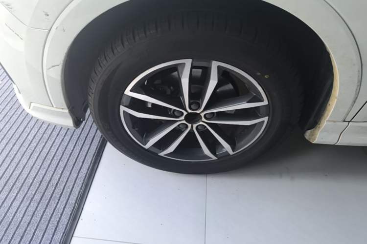 Used Audi Q3 2020 35 TFSI Ambition Dynamic Edition Left Front Wheel Hub