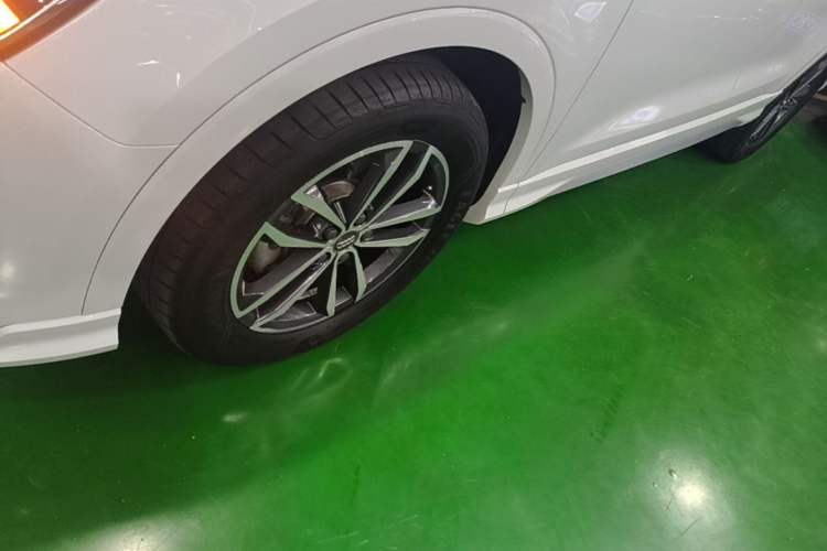 Used Audi Q3 2020 35 TFSI Ambition Dynamic Edition Left Front Wheel Hub