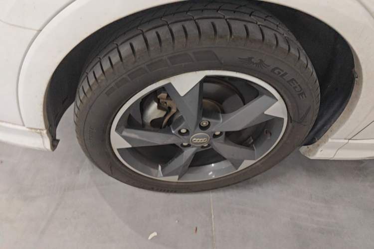 Used Audi Q3 2020 35 TFSI Fashion Dynamic Model Left Front Wheel Hub