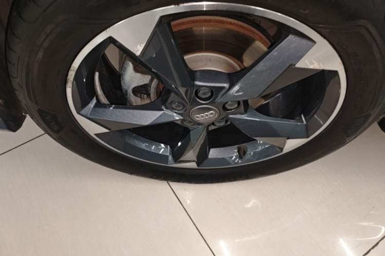 Used Audi Q3 2020 35 TFSI Fashion Dynamic Model Left Front Wheel Hub