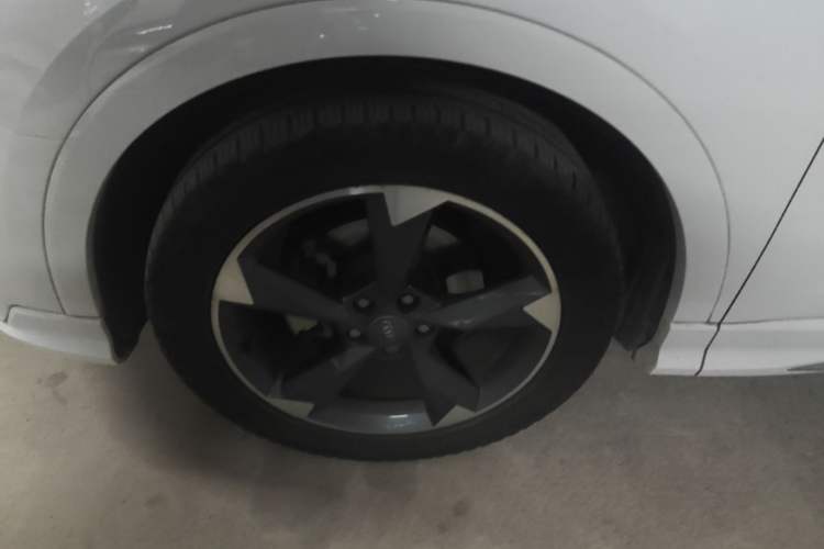 Used Audi Q3 2020 35 TFSI Fashion Dynamic Model Left Front Wheel Hub