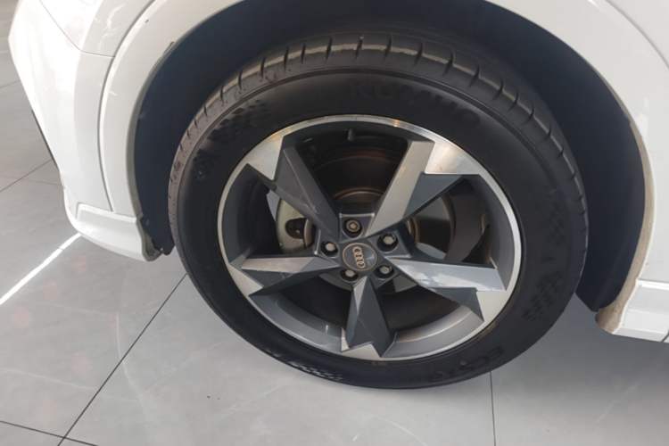 Used Audi Q3 2020 35 TFSI Fashion Dynamic Model Left Front Wheel Hub