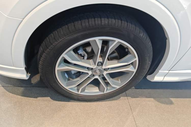 Used Audi Q3 2020 40 TFSI Fashion Dynamic Model Left Front Wheel Hub