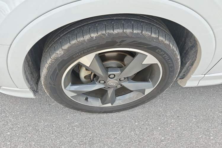 Used Audi Q3 2020 35 TFSI Fashion Dynamic Model Left Front Wheel Hub