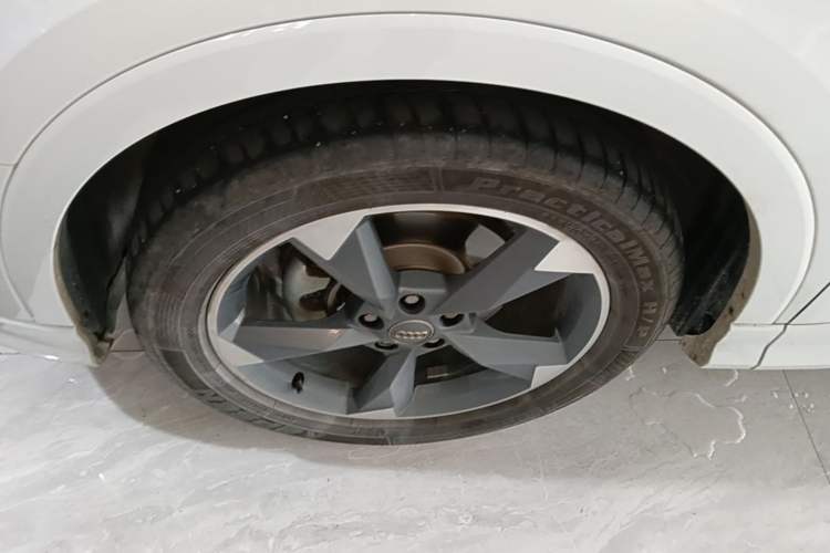 Used Audi Q3 2020 35 TFSI Fashion Dynamic Model Left Front Wheel Hub