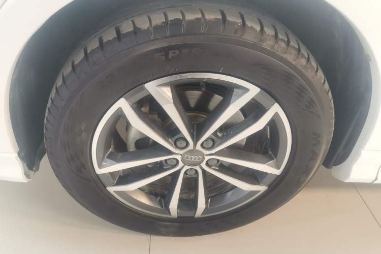 Used Audi Q3 2020 35 TFSI Ambition Dynamic Edition Left Front Wheel Hub