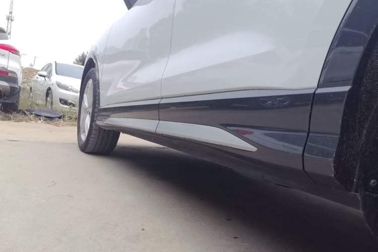 Used Audi Q3 2020 35 TFSI Fashionable and Elegant Model Left Side Sill