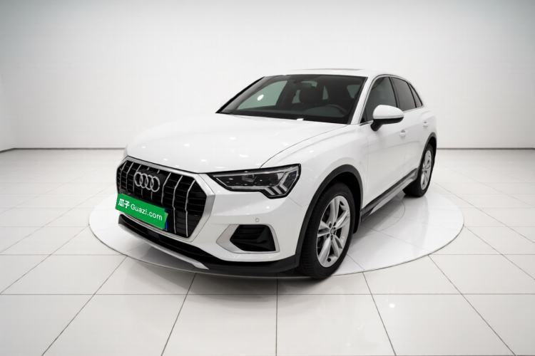 Used Audi Q3 2020 35 TFSI Fashionable and Elegant Model Guazi used car, China used car export, Used car for sale, Used cars, Cheapest cars for sale