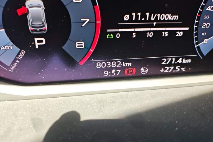 Used Audi Q3 2020 35 TFSI Fashion Dynamic Model Odometer Close Up