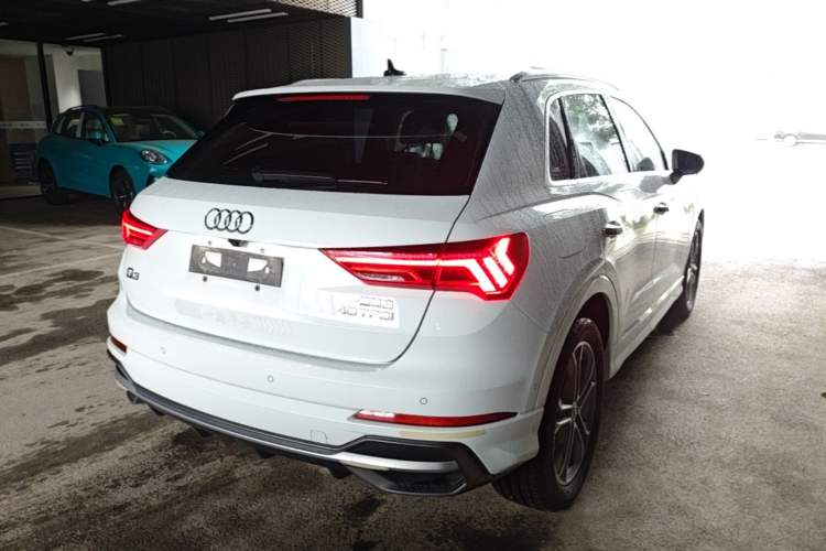 Used Audi Q3 2020 40 TFSI Fashion Dynamic Model Rear Right 45 Deg