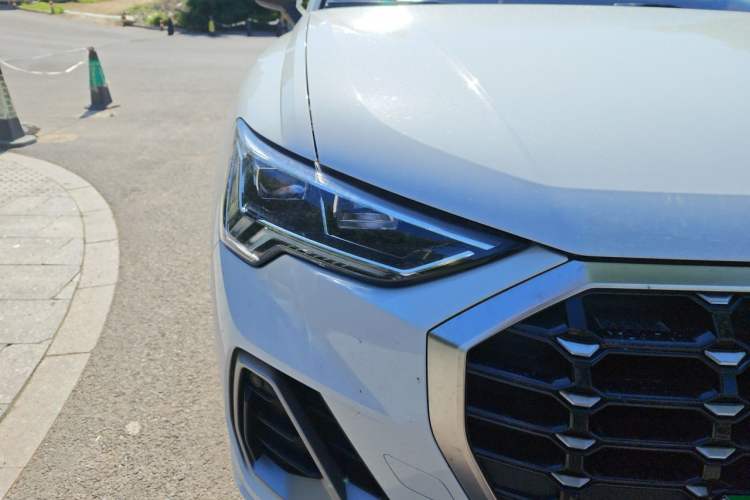 Used Audi Q3 2020 35 TFSI Ambition Dynamic Edition Right Front Headlight