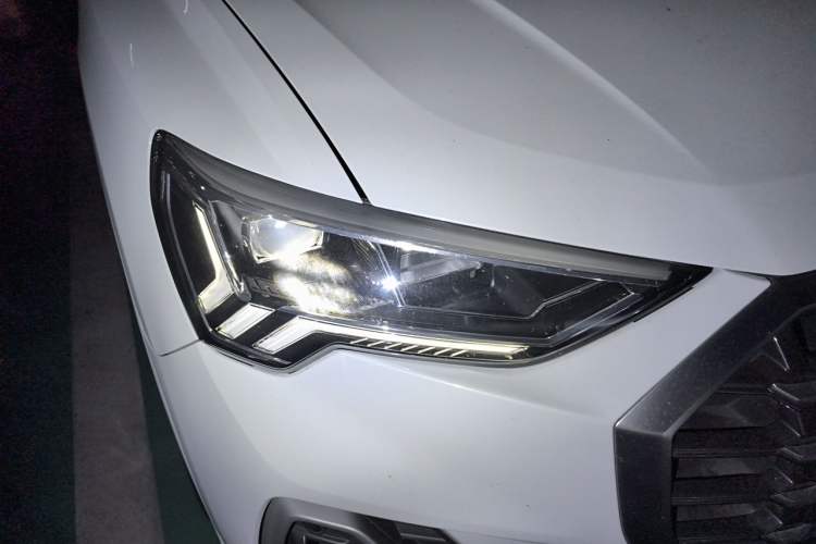 Used Audi Q3 2020 35 TFSI Fashion Dynamic Model Right Front Headlight