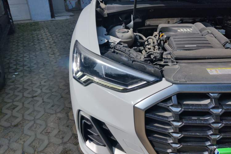 Used Audi Q3 2020 35 TFSI Ambition Dynamic Edition Right Front Headlight