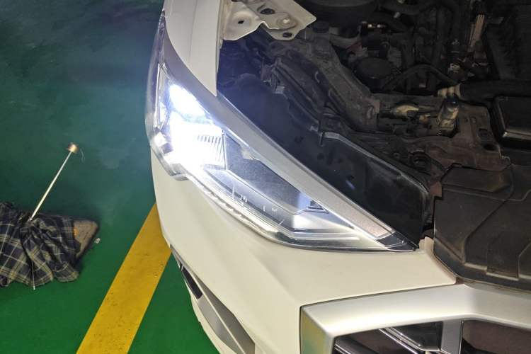 Used Audi Q3 2020 35 TFSI Fashion Dynamic Model Right Front Headlight