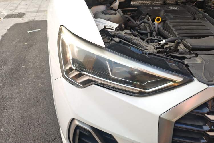 Used Audi Q3 2020 35 TFSI Ambition Dynamic Edition Right Front Headlight