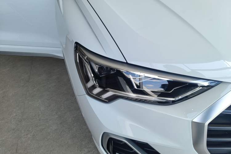 Used Audi Q3 2020 35 TFSI Fashion Dynamic Model Right Front Headlight