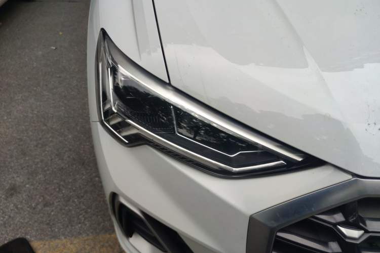 Used Audi Q3 2020 40 TFSI Fashion Dynamic Model Right Front Headlight