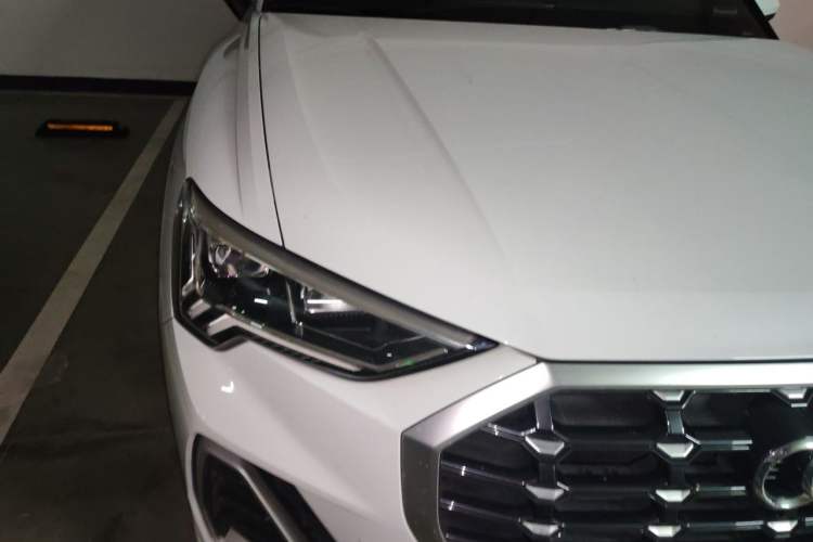 Used Audi Q3 2020 35 TFSI Fashion Dynamic Model Right Front Headlight