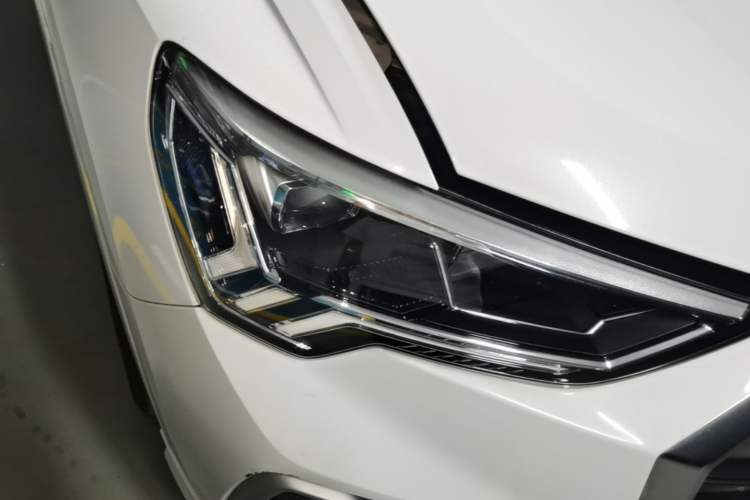 Used Audi Q3 2020 40 TFSI Fashion Dynamic Model Right Front Headlight