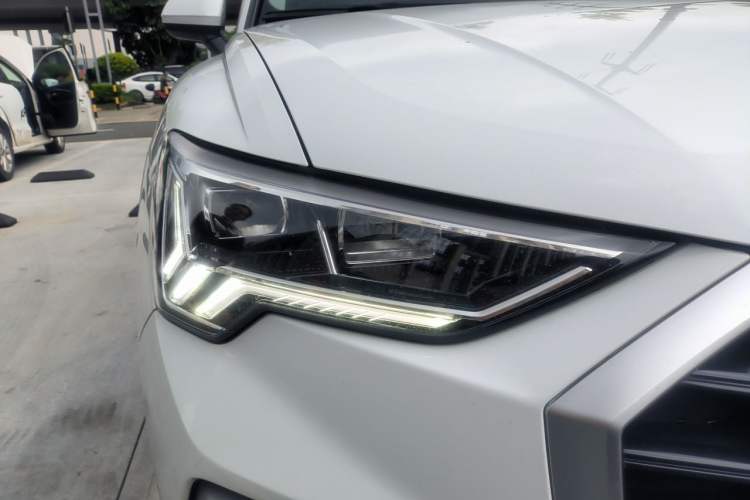 Used Audi Q3 2020 35 TFSI Fashion Dynamic Model Right Front Headlight