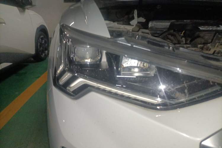 Used Audi Q3 2020 35 TFSI Fashion Dynamic Model Right Front Headlight