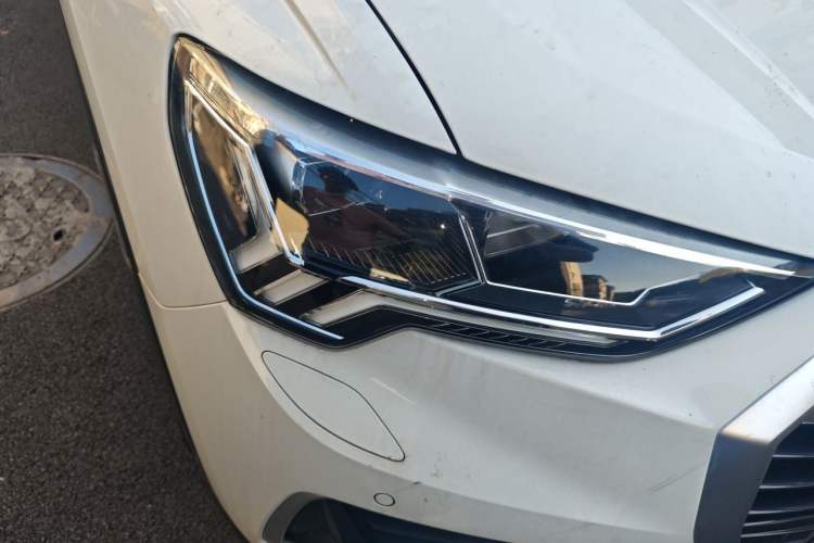 Used Audi Q3 2020 35 TFSI Fashionable and Elegant Model Right Front Headlight