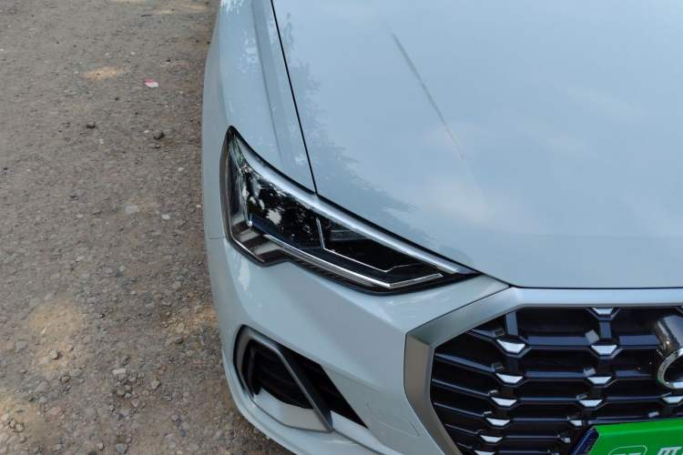 Used Audi Q3 2020 35 TFSI Fashion Dynamic Model Right Front Headlight