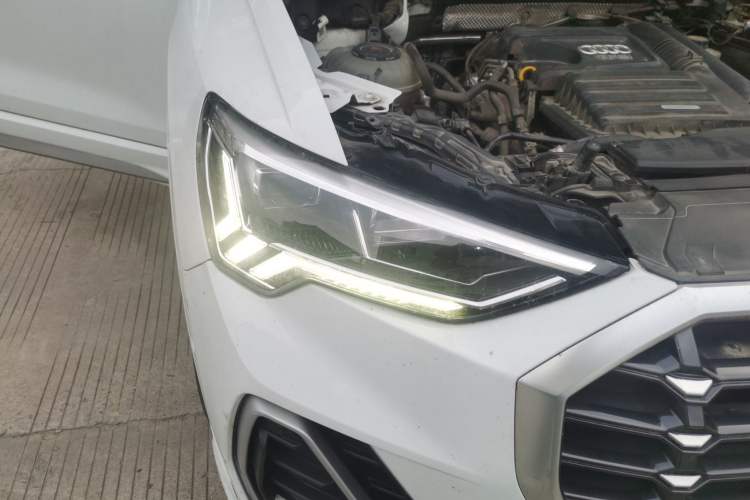 Used Audi Q3 2020 35 TFSI Fashion Dynamic Model Right Front Headlight