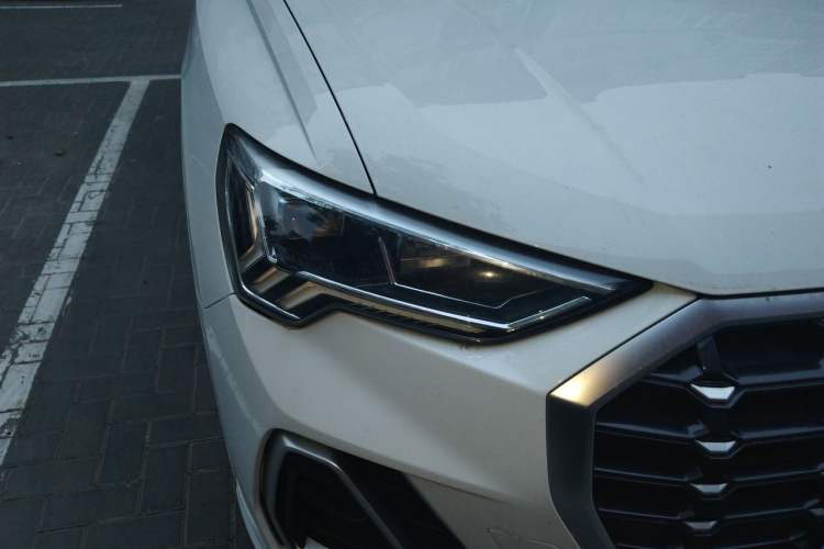 Used Audi Q3 2020 35 TFSI Fashion Dynamic Model Right Front Headlight