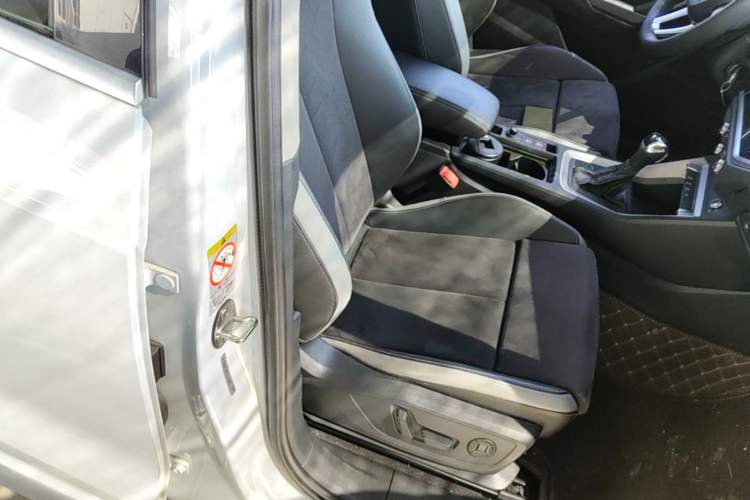 Used Audi Q3 2020 35 TFSI Ambition Dynamic Edition Right Front Seat