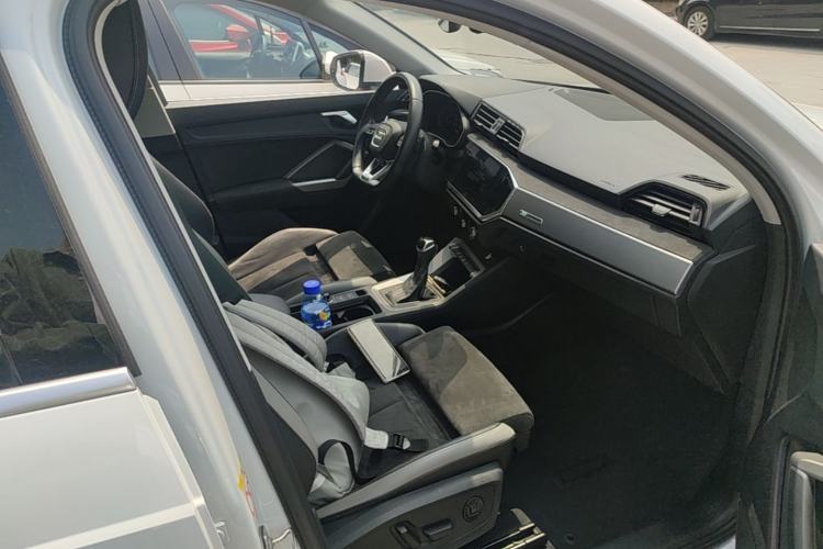Used Audi Q3 2020 35 TFSI Fashion Dynamic Model Right Front Seat