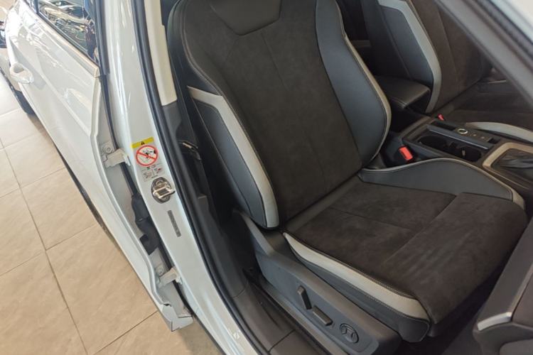 Used Audi Q3 2020 40 TFSI Fashion Dynamic Model Right Front Seat
