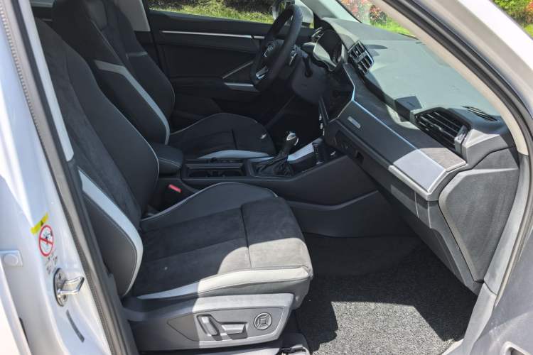 Used Audi Q3 2020 40 TFSI Fashion Dynamic Model Right Front Seat