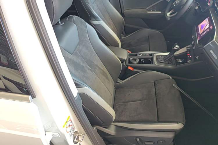 Used Audi Q3 2020 35 TFSI Fashion Dynamic Model Right Front Seat