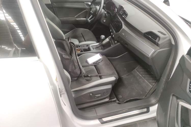 Used Audi Q3 2020 35 TFSI Ambition Dynamic Edition Right Front Seat