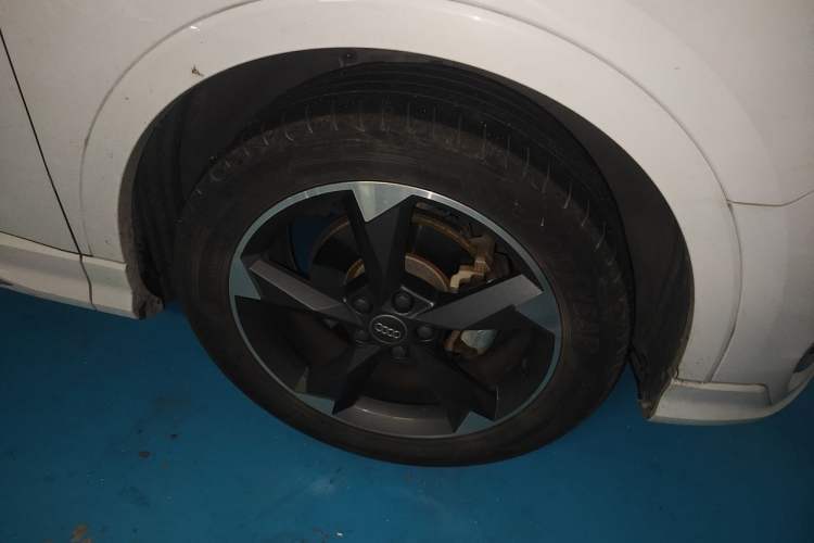Used Audi Q3 2020 35 TFSI Fashion Dynamic Model Right Front Wheel Hub