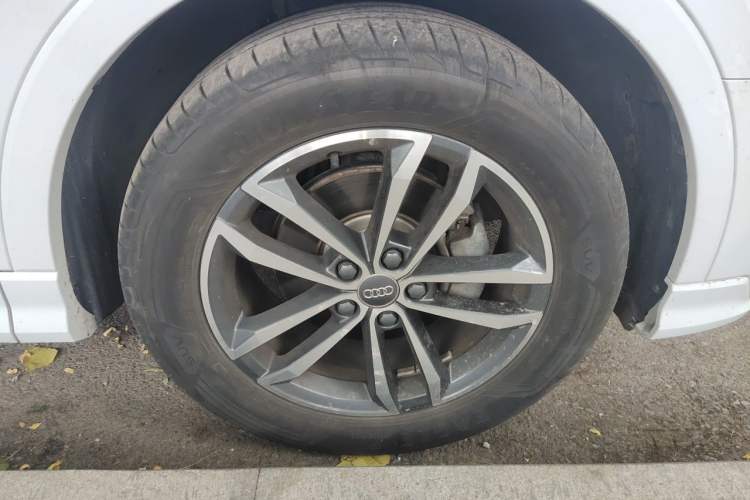 Used Audi Q3 2020 35 TFSI Ambition Dynamic Edition Right Front Wheel Hub